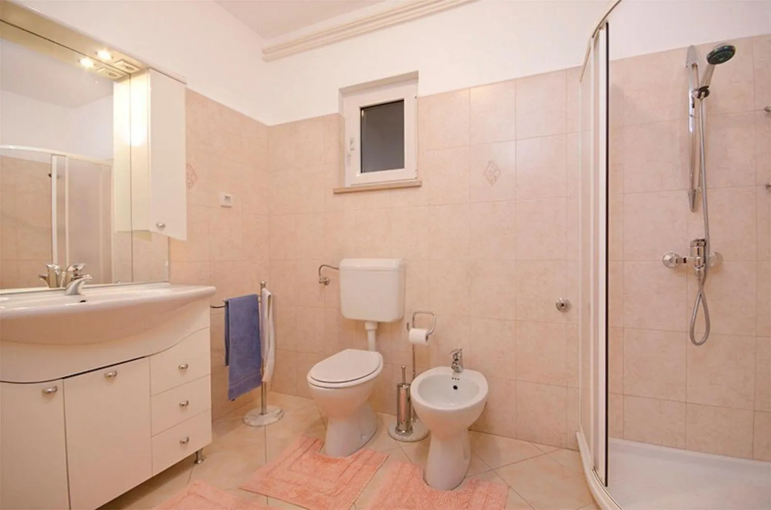 Cozy Apartment Mit Babybett, Privater Terrasse, Privatparkplatz, Wifi Rovinj