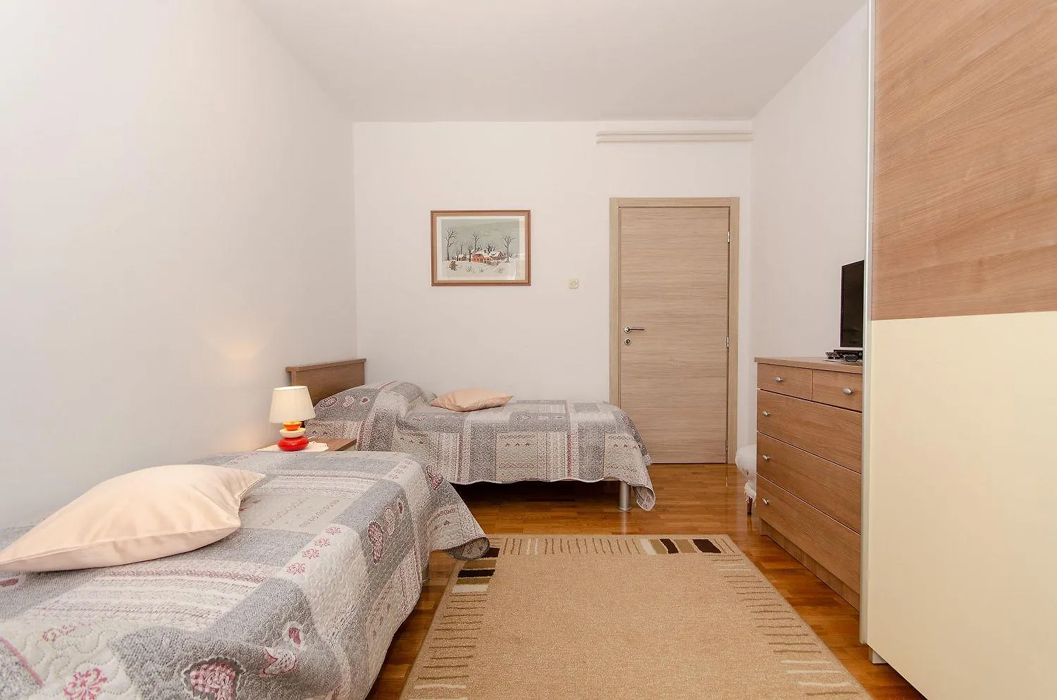 Cozy Apartment Mit Babybett, Privater Terrasse, Privatparkplatz, Wifi Rovinj