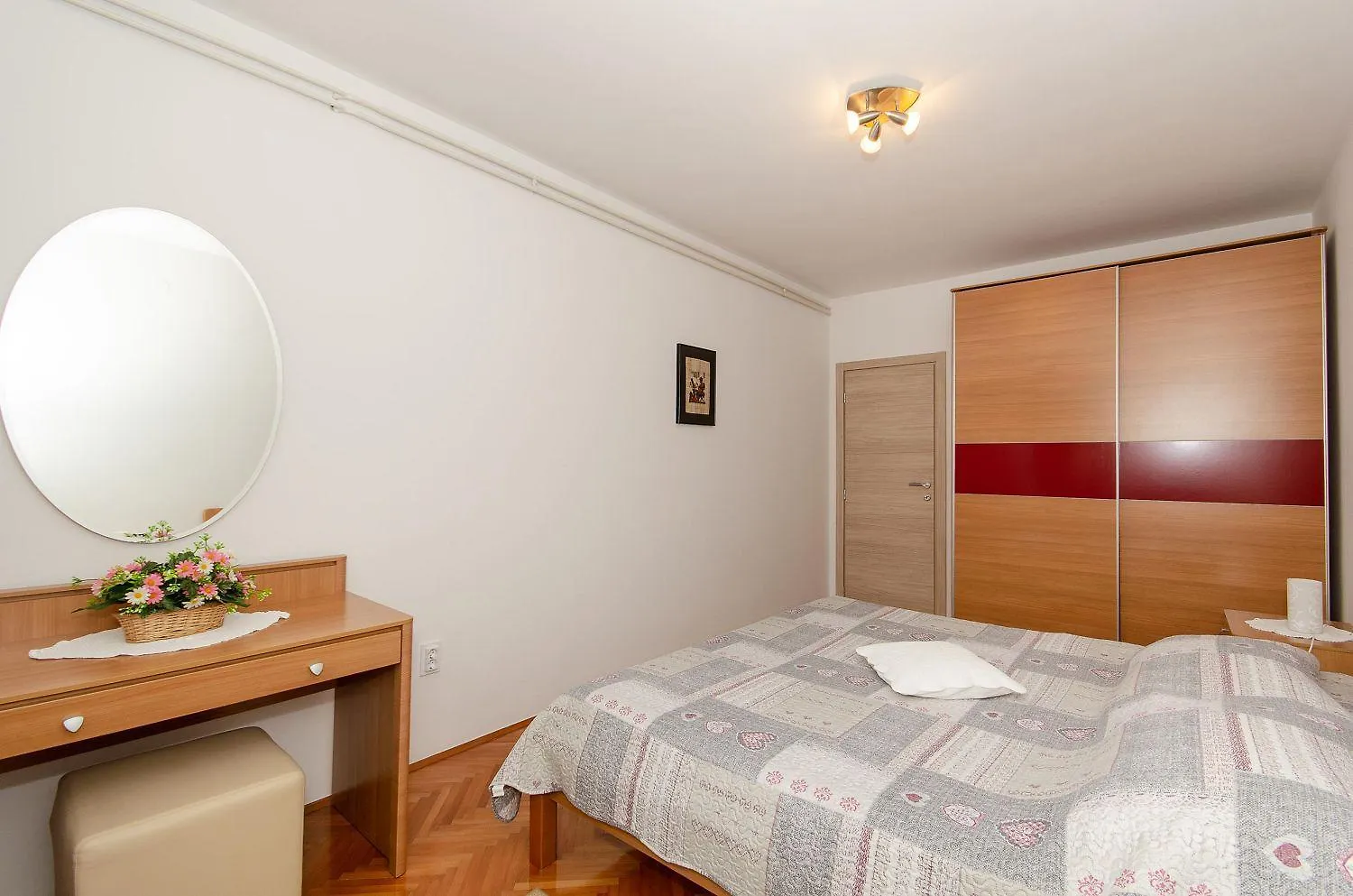 Cozy Apartment Mit Babybett, Privater Terrasse, Privatparkplatz, Wifi Rovinj