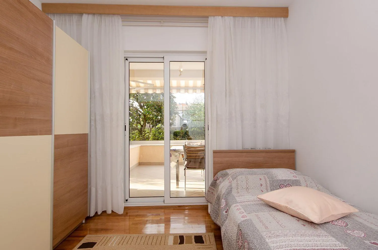Cozy Apartment Mit Babybett, Privater Terrasse, Privatparkplatz, Wifi Rovinj