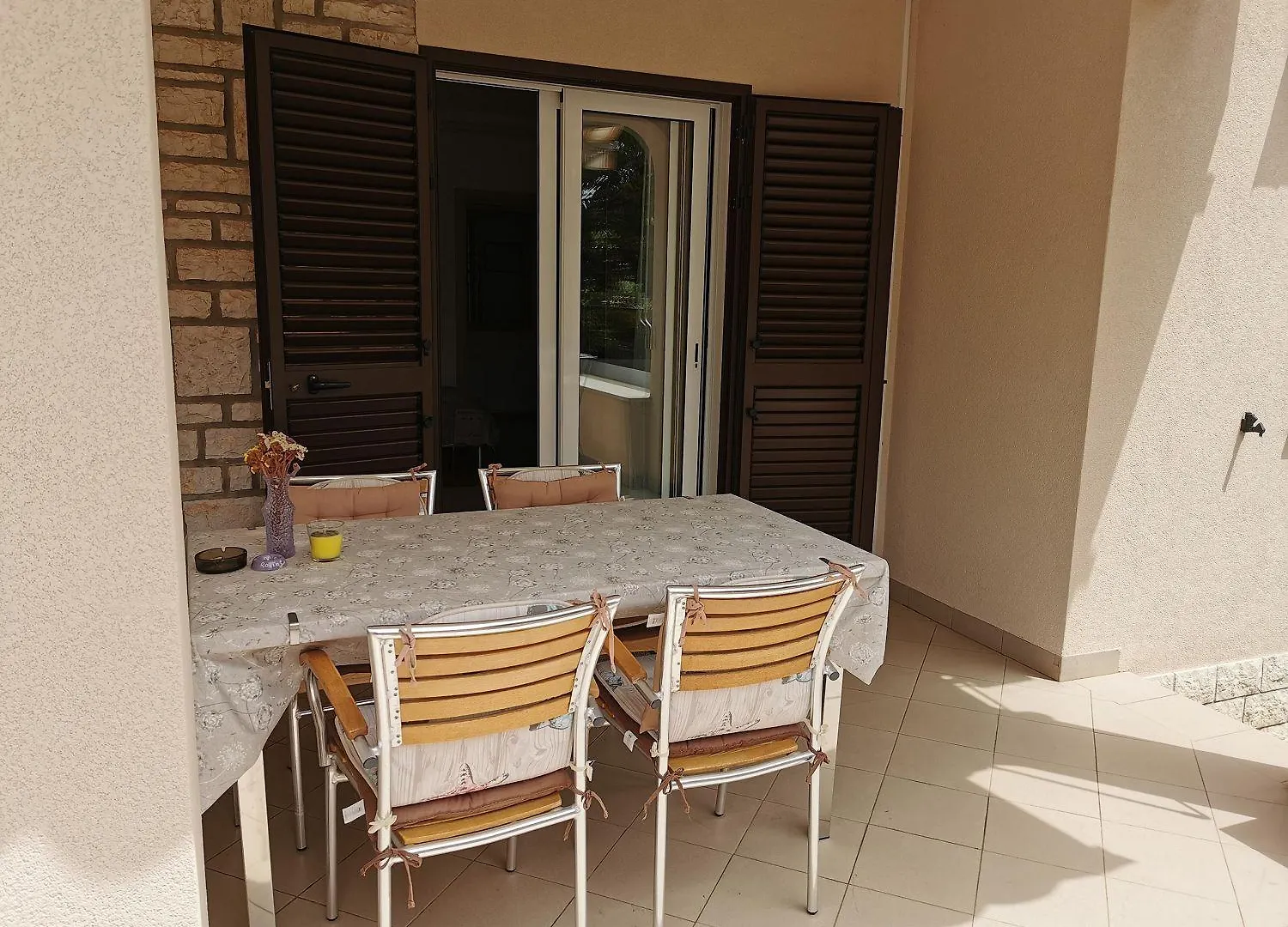 Cozy Apartment Mit Babybett, Privater Terrasse, Privatparkplatz, Wifi Rovinj